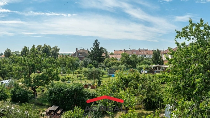 20250614_prazakova_vyhledy_zahrada_BJ 10 a