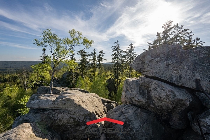 chata_tri_studne_okoli_skaly