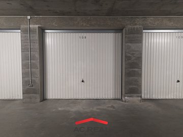 Vrata garáže čelní pohled