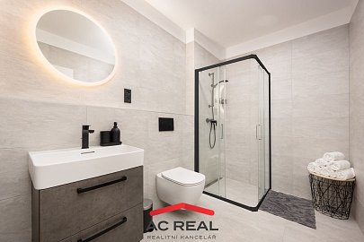 Marina_Resort_Strachotín_Koupelna_1