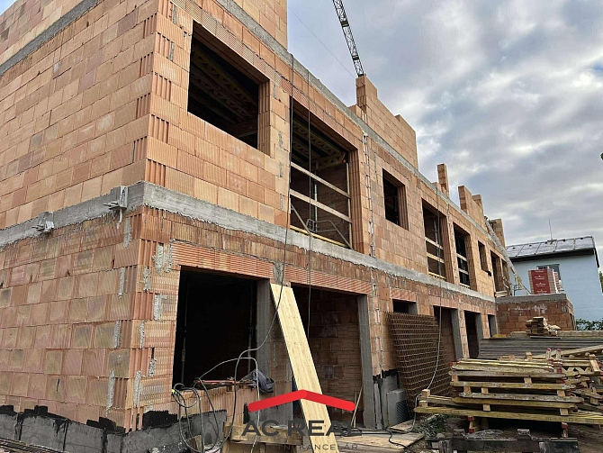 20251021_Pražákova_stavba