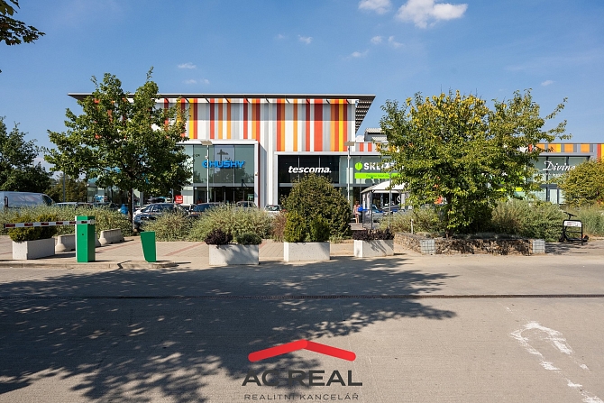 Okolí_OC Campus Square