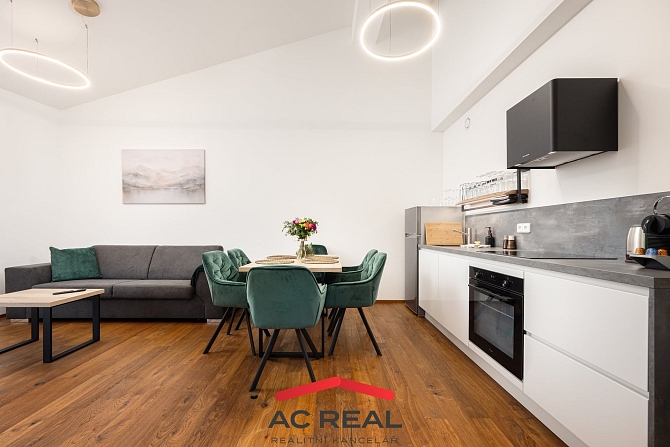 Prodej moderního horského apartmánu 4+kk 87m2 se dvěma lodžiemi, Vrchlabí 3.17